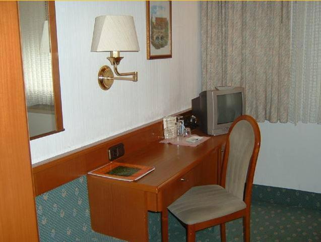 Hotel Luga Nürnberg Rum bild