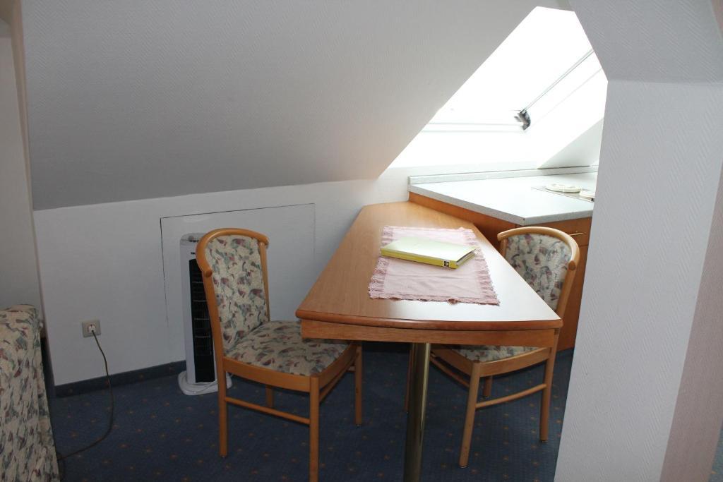 Hotel Luga Nürnberg Rum bild