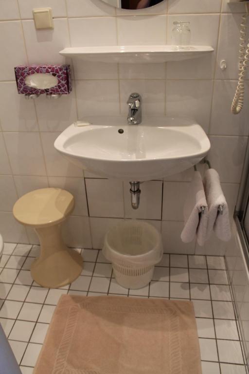 Hotel Luga Nürnberg Rum bild