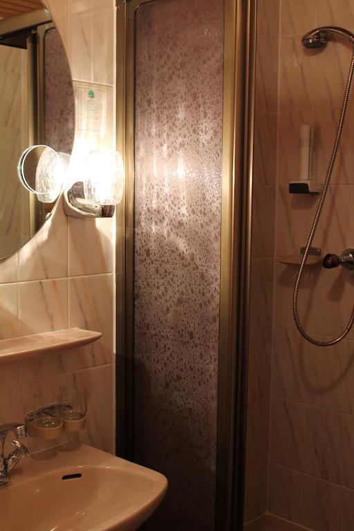 Hotel Luga Nürnberg Exteriör bild